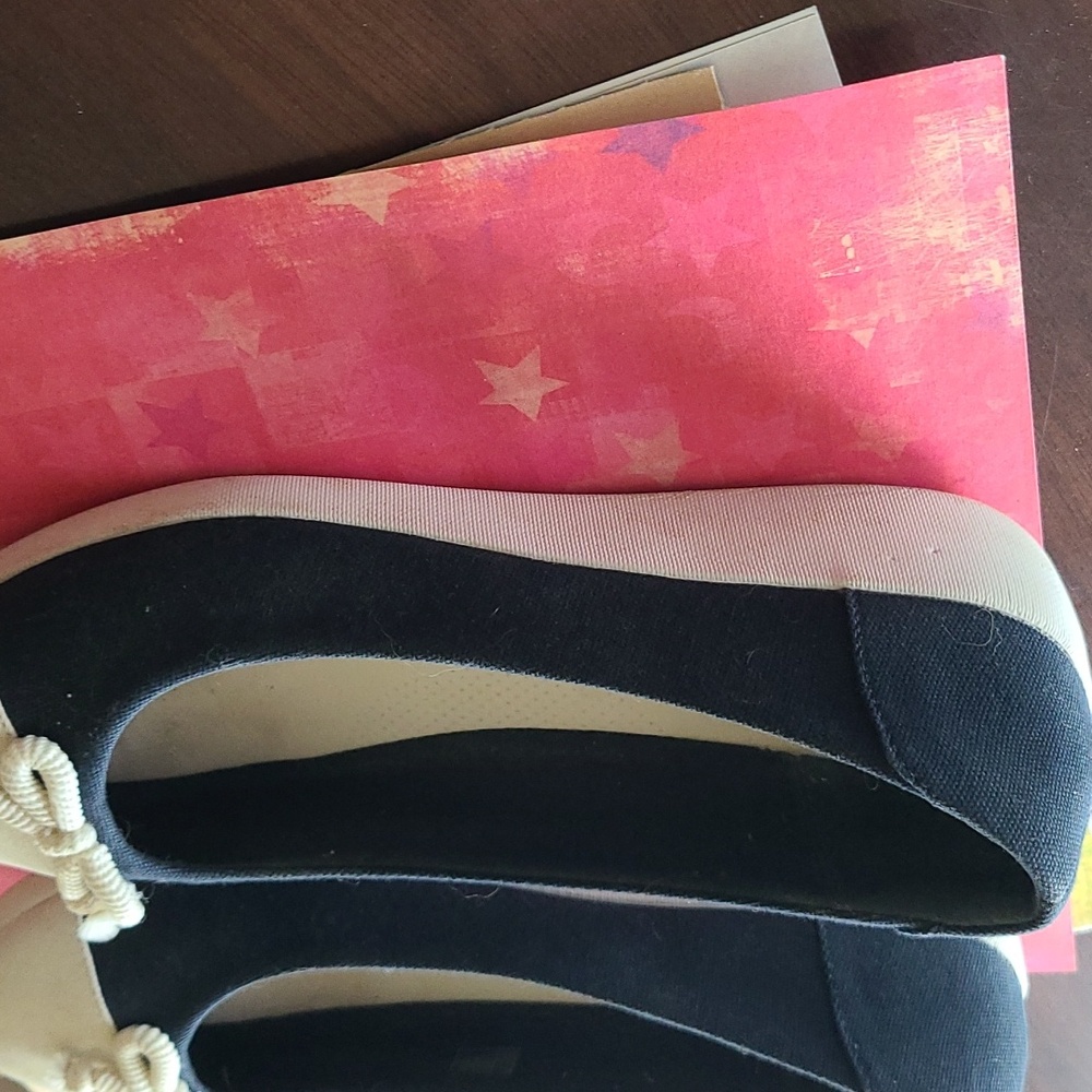 Elegant Navy Blue And White Women's Flats - Picture 3 of 6